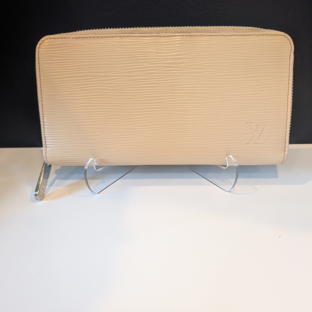 Louis Vuitton Vintage Cream Epi Leather Zippy Long Wallet